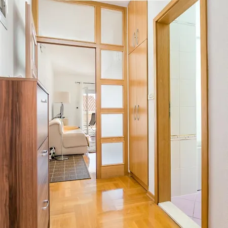 アパート With Parking Space Seget Donji, - 21374