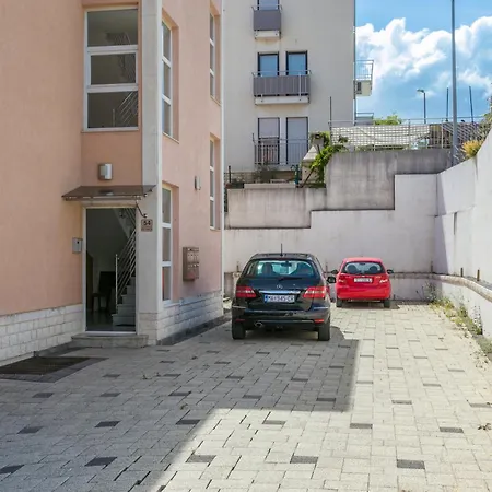 Apartamento With Parking Space Seget Donji, - 21374