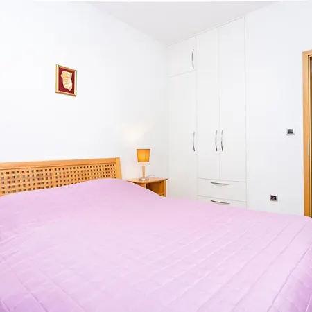 アパート With Parking Space Seget Donji, - 21374 *