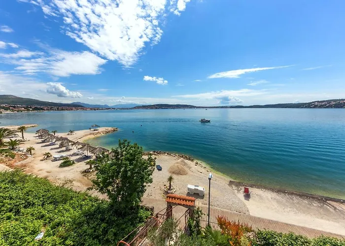 Apartamento With Parking Space Seget Donji, - 21374 *