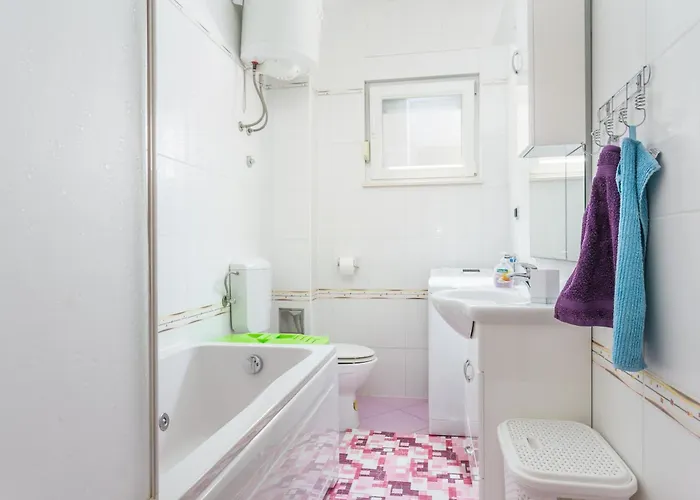 Apartamento With Parking Space Seget Donji, - 21374