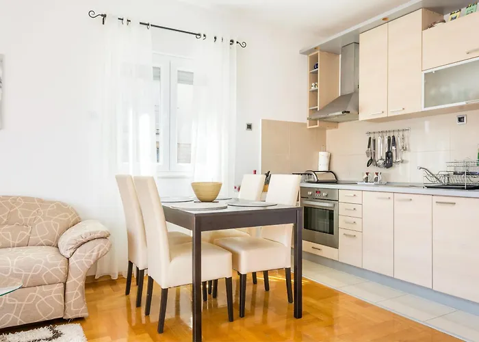 With Parking Space Seget Donji, - 21374 Apartamento